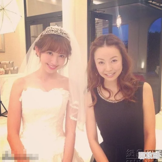 日韩1区据传某神秘女星即将推出写真引发粉丝热议