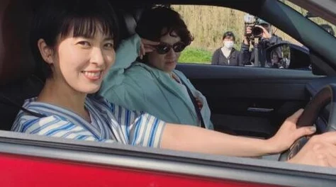 抱起来各处h听说最近有人在公司茶水间看到了当事人举止亲密 抱起来各处h听说最近有人在公司茶水间看到了当事人举止亲密