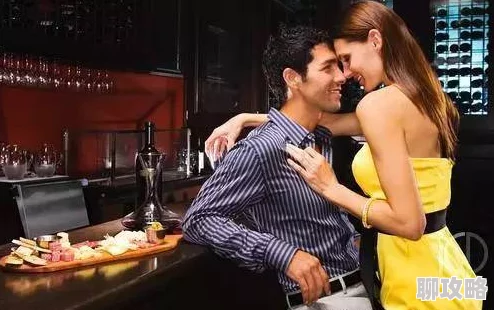 苏妖精h疑似与神秘男子深夜约会举止亲密关系暧昧