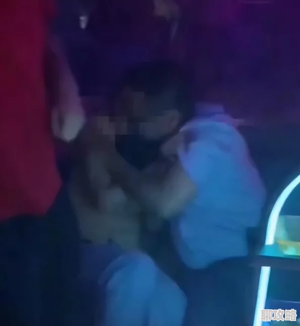 男女夜店卫生间做爰视频曝光不雅行为举报已受理警方正在调查 男女夜店卫生间做爰视频曝光不雅行为举报已受理警方正在调查