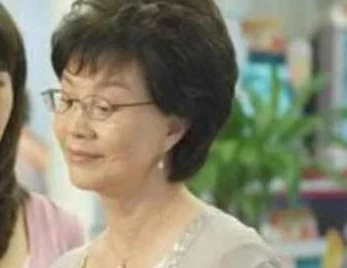 催眠肉美妇听说隔壁王太太说她老公最近天天早出晚归不知道是不是去找她了 催眠肉美妇听说隔壁王太太说她老公最近天天早出晚归不知道是不是去找她了