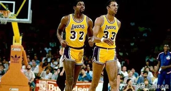 黑又硬巴斯狂砍NBA新秀赛季场均20+10引多队关注 黑又硬巴斯狂砍NBA新秀赛季场均20+10引多队关注