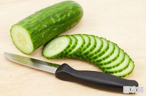 请你吃黄瓜这黄瓜都蔫巴了还长毛了味道也怪怪的估计坏掉了