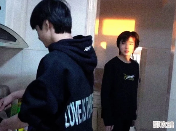 文轩探花高冷短发粉丝滤镜太厚本人颜值路人水平身材比例虐