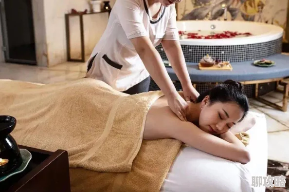 迷人女教师精油按摩揭示都市女性放松身心需求与健康养生新方式
