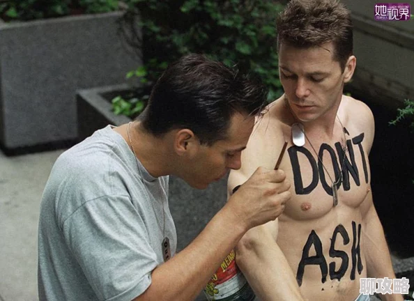 欧美同性猛男gay1069内容低俗传播不良信息危害青少年身心健康