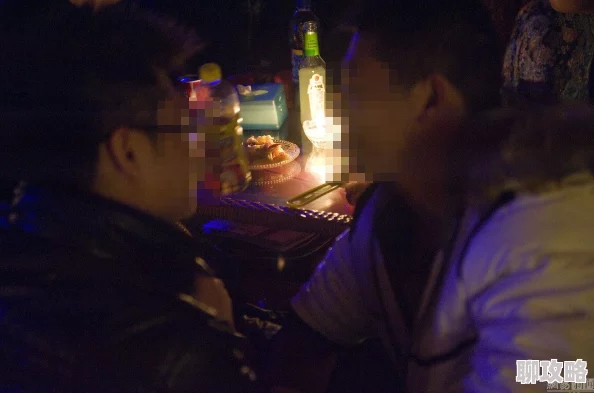“gay男”频繁出入某同志酒吧与多名男子举止亲密 “gay男”频繁出入某同志酒吧与多名男子举止亲密