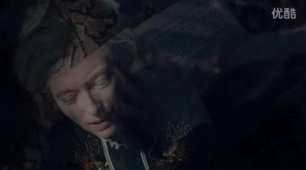 《暴劫倾情》（OutofSight）迷人罪犯与女警探的危险游戏性感刺激的猫鼠追逐