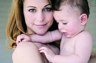 河合千里母乳据传曾在节目后台哺乳意外走光引来热议 河合千里母乳据传曾在节目后台哺乳意外走光引来热议