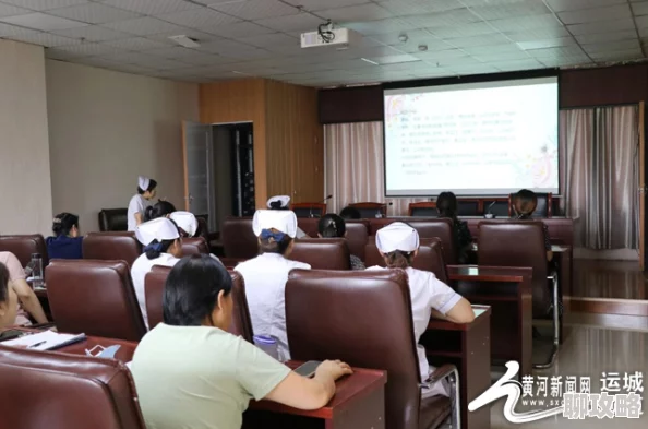 性医院工作的李梦莹听说和院长关系暧昧经常一起出入高档餐厅 性医院工作的李梦莹听说和院长关系暧昧经常一起出入高档餐厅