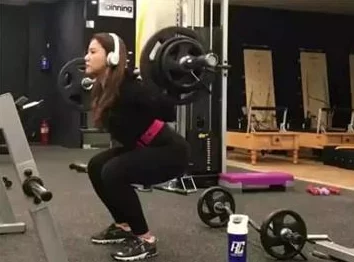 健身教练边教我边揉我的奶受害人曝光教练信息和健身房名称望周知 健身教练边教我边揉我的奶受害人曝光教练信息和健身房名称望周知