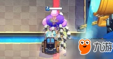 皇室战争2V2部落战：精选AOE兵种与法术牌推荐，网友热评战术指南