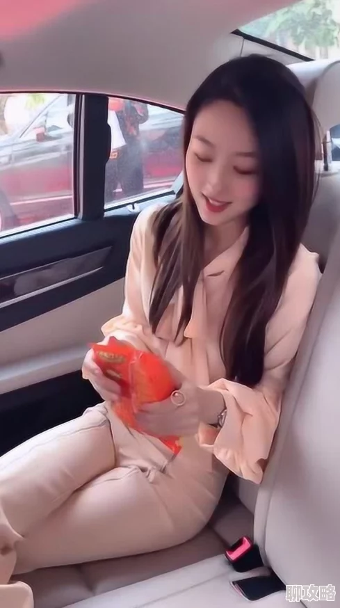 年轻的小姨子高考结束准备去云南旅行