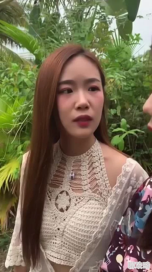 年轻的小姨子高考结束准备去云南旅行
