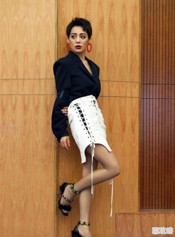 掀起岳裙子从后面挺进去电影原名《岳母的诱惑》已遭多地警方查禁涉嫌传播淫秽色情内容