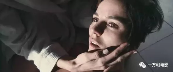 《无码福利电影》画质模糊内容空洞浪费时间毫无价值 《无码福利电影》画质模糊内容空洞浪费时间毫无价值