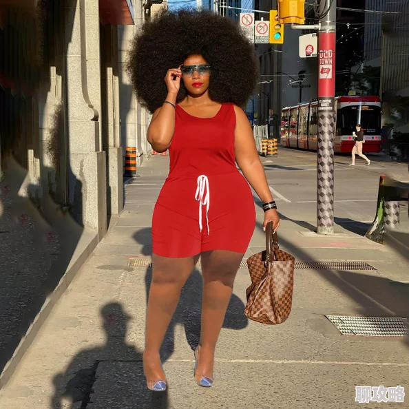 欧美大肥婆大肥BBBBB为何受欢迎展现了不同身材的美丽和自信 欧美大肥婆大肥BBBBB为何受欢迎展现了不同身材的美丽和自信