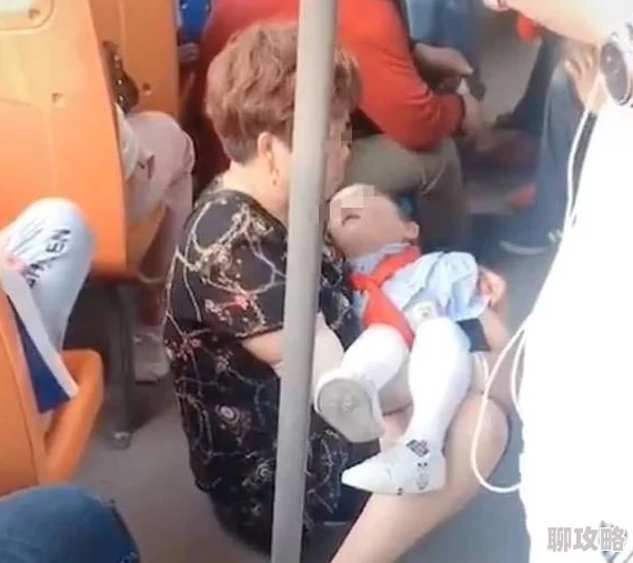 公交车上拨开内裤进入男男为什么违反伦理道德的行为引发争议为何激起了人们的好奇心和讨论欲望 公交车上拨开内裤进入男男为什么违反伦理道德的行为引发争议为何激起了人们的好奇心和讨论欲望