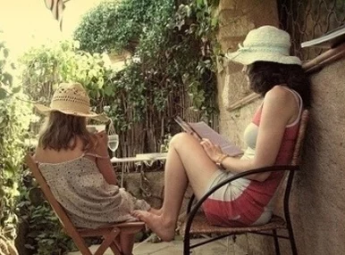 岳妇灬闺蜜灬96XX为什么让人浮想联翩因为它暗示了潜在的权力关系和欲望纠缠