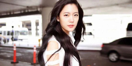 为什么如此吸引人丫头把腿开大让我添添电影可能是因为其满足了某些观众的猎奇心理 为什么如此吸引人丫头把腿开大让我添添电影可能是因为其满足了某些观众的猎奇心理