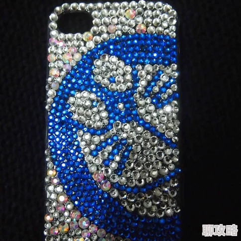 日批扣洞2025新款炫彩水晶工艺精美镂空设计 日批扣洞2025新款炫彩水晶工艺精美镂空设计