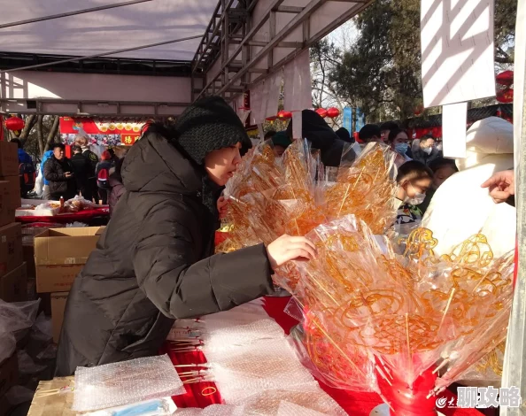 艳满柱天村癸卯兔年新春游园会热闹非凡特色小吃璀璨灯火