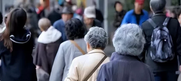 欧美老人Free极端另类2025银发网红玩转元宇宙虚拟养老社区