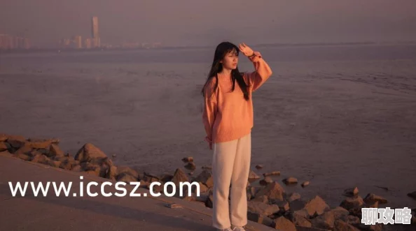 美女老师露胸直播带货引百万网友围观新东方烹饪课秒售罄