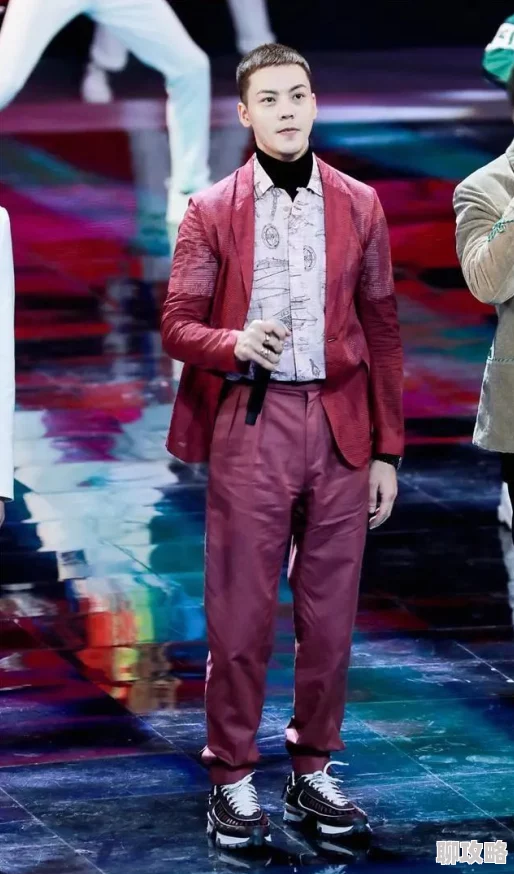 云南男穿西装帅哥看黄色毛片2025元宇宙沉浸式VR体验引爆感官盛宴 云南男穿西装帅哥看黄色毛片2025元宇宙沉浸式VR体验引爆感官盛宴