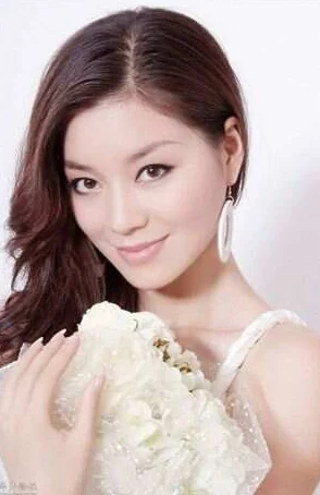 国模嘉妮极品美胞150因为她出众的颜值和高雅的气质为何如此吸引人